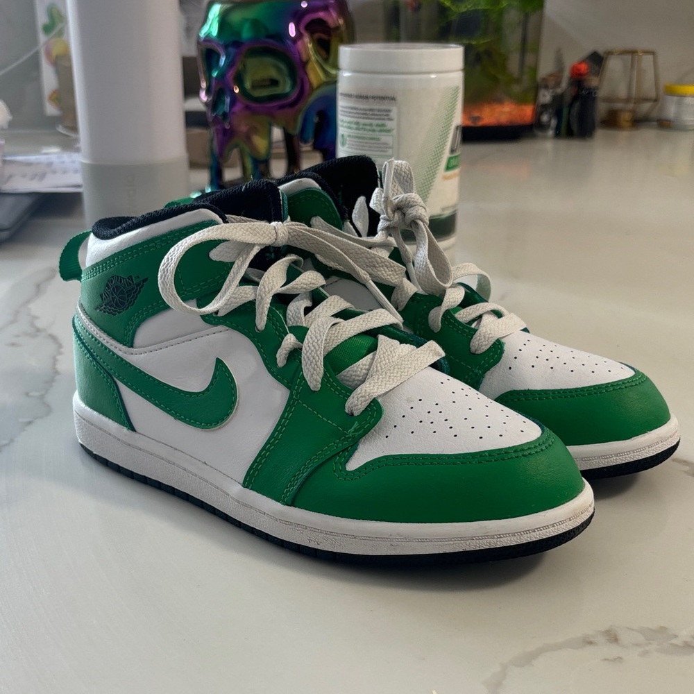 Air Jordan 1’s Mid